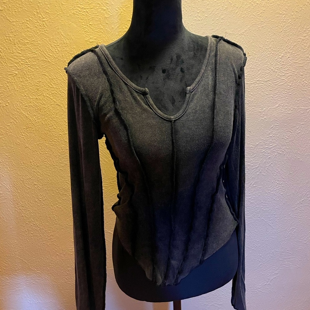 POL Out of Seems Cropped Top